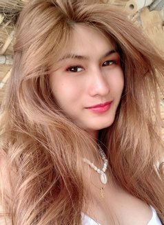 Yumii - Transsexual escort in Makati City Photo 13 of 16