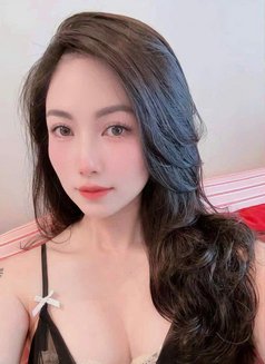 Yumii - escort in Dubai Photo 5 of 6