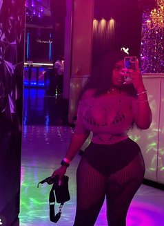 Yummy - escort in Noida Photo 2 of 5