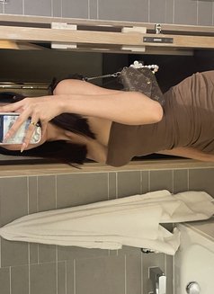 Yummy Eya - puta in Manila Photo 8 of 8