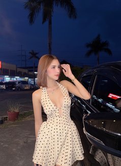 Yuna - escort in Shanghai Photo 17 of 21