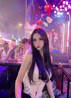 Yuna - escort in Taipei Photo 6 of 11