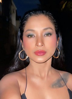 Yuna - escort in Bali Photo 5 of 5