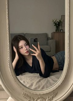 Yuna - escort in Taipei Photo 7 of 10