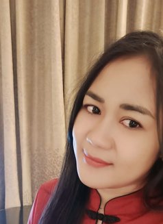 Yuna Real - masseuse in Jakarta Photo 3 of 5