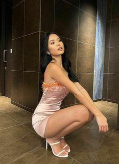 YUNA - escort in Dubai Photo 5 of 7