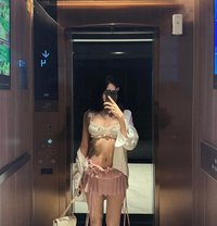 Nari - puta in Osaka