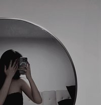 Yuna - escort in Seoul