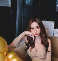 Yuna - adult performer in Busan