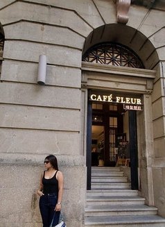 Yunalin - escort in Tokyo Photo 3 of 7