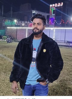 Yunus - Acompañantes masculino in New Delhi Photo 2 of 2