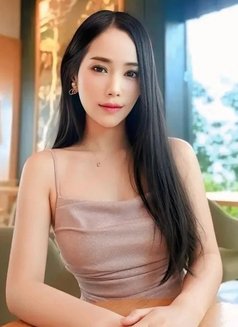 Yuri - masseuse in Bangkok Photo 3 of 7