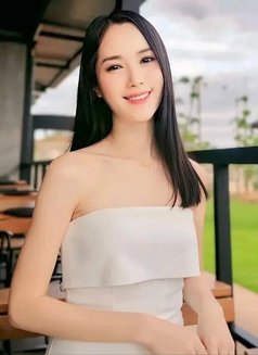 Yuri - masseuse in Bangkok Photo 5 of 7