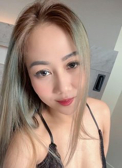 Yuri - escort in Hong Kong Photo 5 of 8