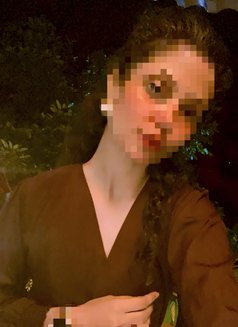 Simran - puta in Bangalore Photo 1 of 2