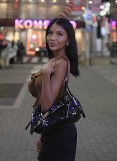 Yuri (just landed) - puta in Manila Photo 1 of 18