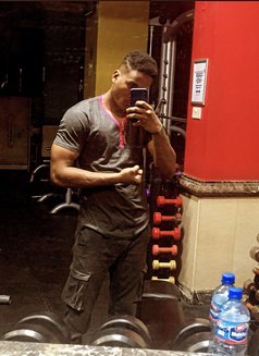 Yuri - Acompañantes masculino in Dubai Photo 4 of 4