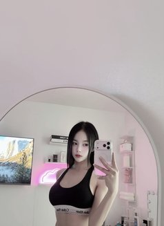 Yuri Lee - escort in Manila Photo 2 of 3