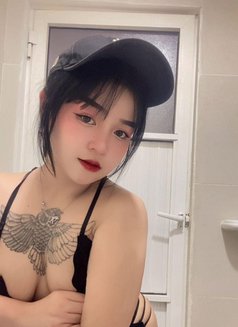 Yuri M - puta in Muscat Photo 8 of 9