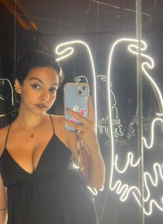 Yuri - escort in Dubai Photo 2 of 3