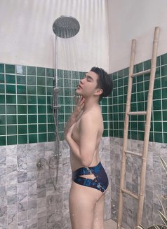 Yuri VVVIP New Bahrain - Masajista in Al Manama Photo 3 of 5