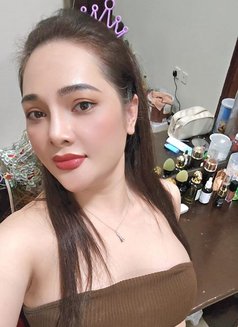 Yuri - puta in Muscat Photo 1 of 4