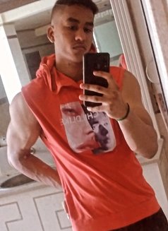 Yuri - Male escort in Dubai Photo 1 of 5