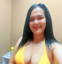 Yuri - Intérprete de adultos in Bangkok