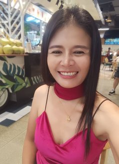 Yuri - escort in Hua Hin Photo 2 of 5