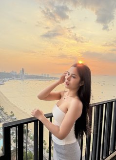 Yuri - adult performer in Pattaya Photo 8 of 10