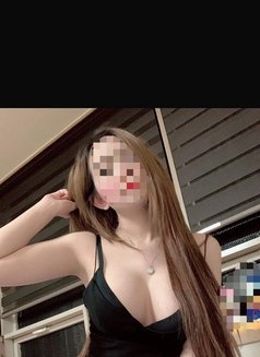 Yuri - escort in Seoul Photo 1 of 6