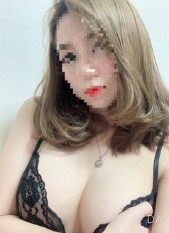 Yuri - escort in Seoul Photo 6 of 6