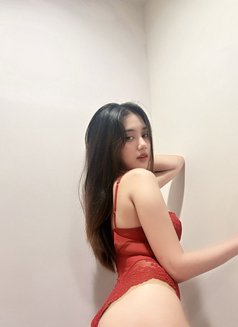 Yuri - puta in Mumbai Photo 4 of 5