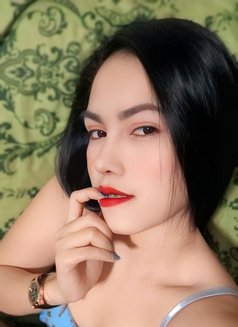Yurie - escort in Dubai Photo 4 of 5