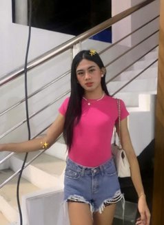 Yurie Li - Transsexual escort in Makati City Photo 5 of 8