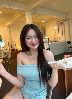 Yuriko - escort in Seoul Photo 3 of 10