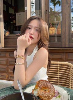 Yuriko - escort in Seoul Photo 4 of 10