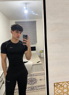 Yusuf - Male escort in İstanbul Photo 3 of 4