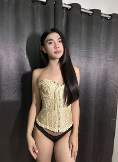 Yuuna Top 69 - Transsexual escort in Pattaya Photo 2 of 11