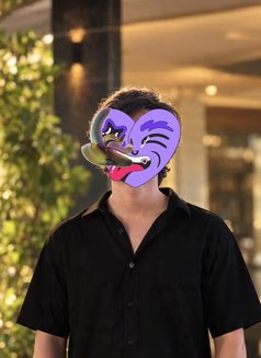 Yuvaan - Male escort in New Delhi Photo 1 of 7
