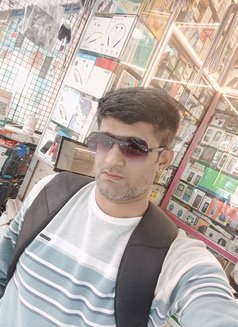 Yuvi Call and Meet Me - Male escort in Mumbai Photo 1 of 6