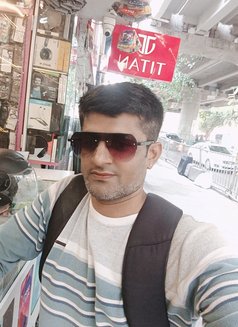 Yuvi Call and Meet Me - Male escort in Mumbai Photo 2 of 6