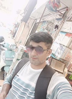 Yuvi Call and Meet Me - Male escort in Mumbai Photo 3 of 6