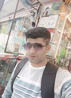Yuvi Call and Meet Me - Male escort in Mumbai Photo 4 of 6