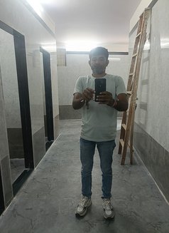 Yuvi Call and Meet Me - Male escort in Mumbai Photo 5 of 6