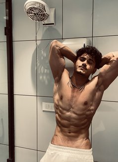 Yuvi latino - Male escort agency in New Delhi Photo 4 of 7
