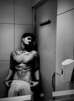 Yuvi latino - Male escort agency in New Delhi Photo 6 of 7