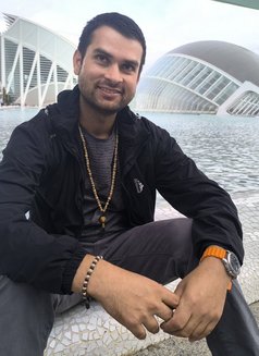 Yuvi - Male escort in Malta Photo 5 of 9