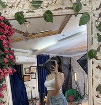 Yuvika Chahat - puta in Mumbai