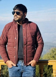 Yuvraaj Choudhary - Acompañantes masculino in Gurgaon Photo 3 of 3